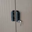 Fém kerti tároló 3 x 2,4 m nyeregtetővel (barna) Riwall PRO RMSA 8x10 brown