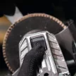 Akkus sarokcsiszoló indukciós motorral IXES 20V (2Ah akkuval és 2,4A töltővel) Scheppach BC-AG125-X-SET S